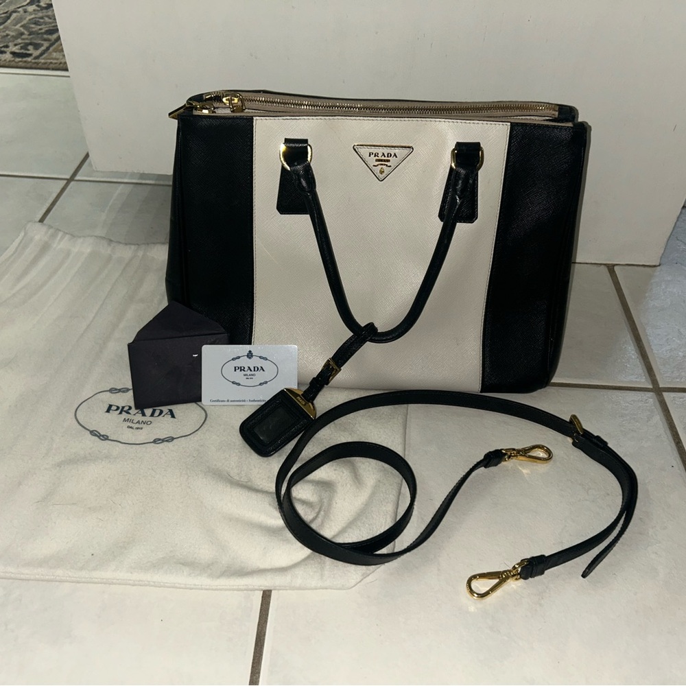 PRADA- Saffiano Lux Colorblock Medium Galleria Double Zip Tote Black Talco